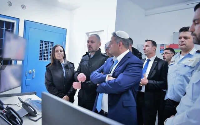 Ben-Gvir kadın tutsakları filme çekip koşullarıyla övündü