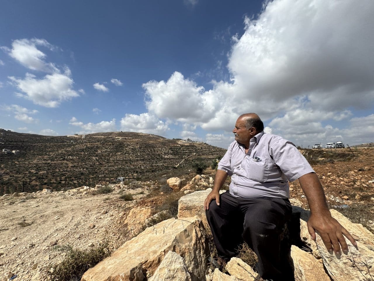 Des familles résistent à Ras al-Ain, dernière colline de Qusra