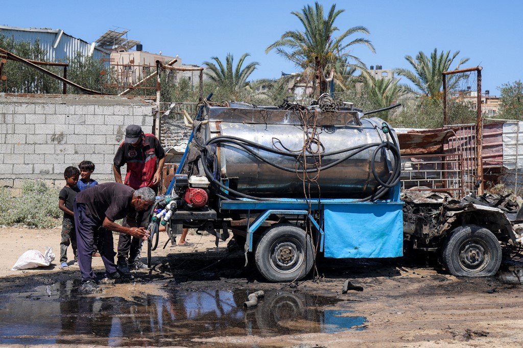 Los municipios de Gaza afirman que el aceite que ha entrado alcanza para 40 de los 700 generadores que mantienen el agua y el alcantarillado