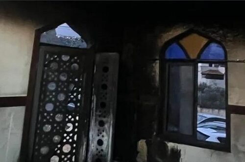 Colonos incendian una mezquita cerca de Nablus en Cisjordania